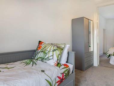 Lovely Villa 3 kings 1double sofa bed