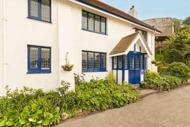 4 Bed - Beach Cottage