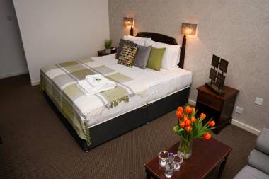 Hamlet Larkfield Priory Hotel