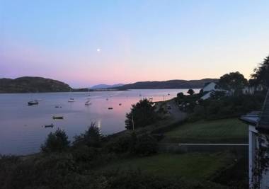 Upper Alta Apartment