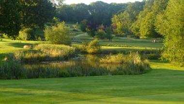 London Beach Country Hotel & Golf Club