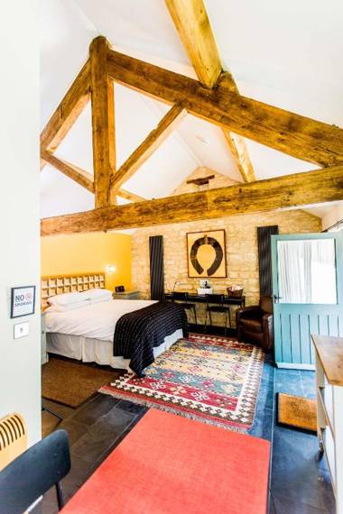 T's at Lower Rudloe Farm