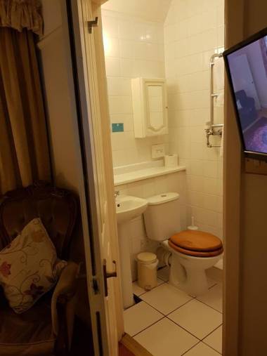 Schoolhouse Restaurant and Hotel