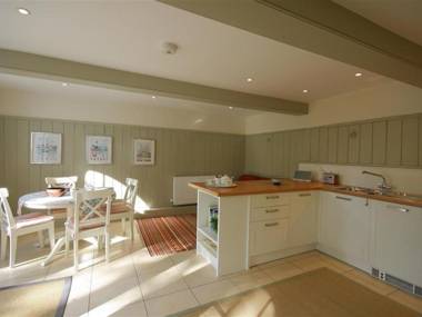 Comedy Cottage MALMESBURY