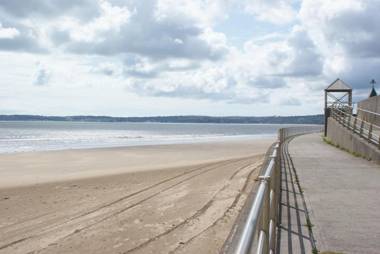 Coastal City Rooms - Centre