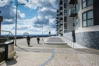 Coastal City Rooms – Waterfront