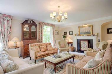 Vicarage House & Pool House