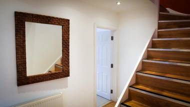 Ur City Pad - The Four Oaks House - 3 Bedrooms - 2 Bathrooms