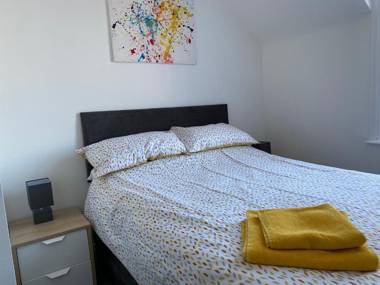 Apex Living NE Beachville House II 4 Beds FREE PARKING