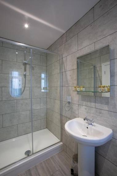 The Beacon & Railway Hotel