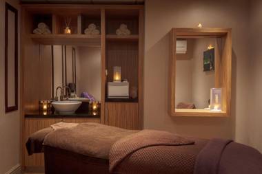 Stratford Manor Hotel