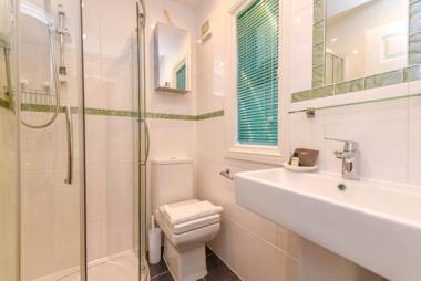 Twelfth Night Guesthouse