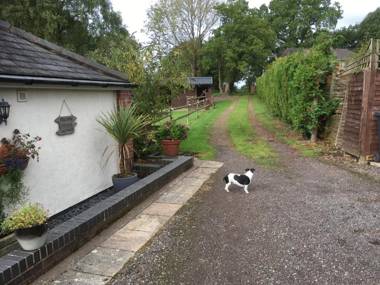 Little Rushbrook Cottages