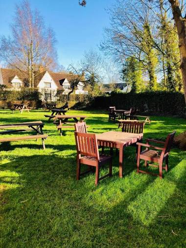 The Hollybush Inn and B&B