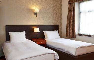 Hunters Hall Inn by Greene King Inns