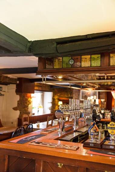 White Horse Inn & Restaurant