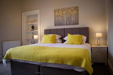 Wallace View Luxury Apartment