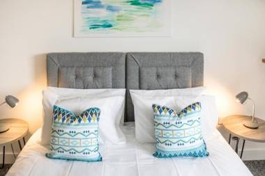 Contractor Apartment & Private Parking & Central Stevenage by Comfy Workers