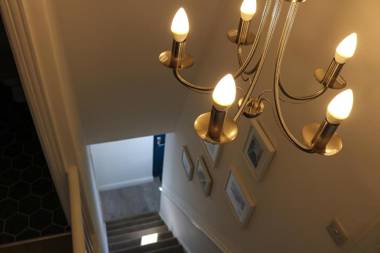 Central Stamford Townhouse With Parking