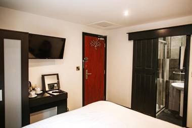 Peaky Blinders Accommodation & Bar