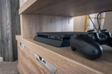 The Waterhole Lodge with Hot Tub