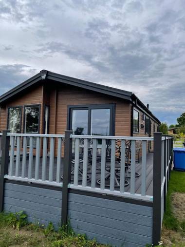 Brand new 2 bedroom luxury lodge sleeps 6