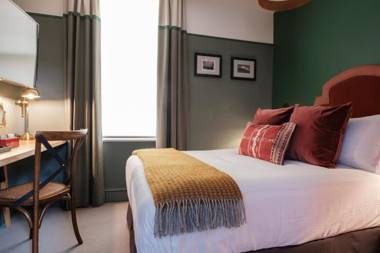 The White Star Tavern