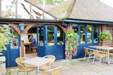 Cromwell Arms Country Pub with Rooms