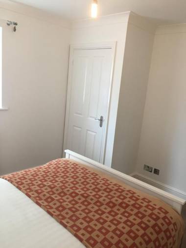 The Elizabeth House Apartment