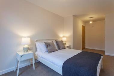 Southampton City Apartments by Charles Hope