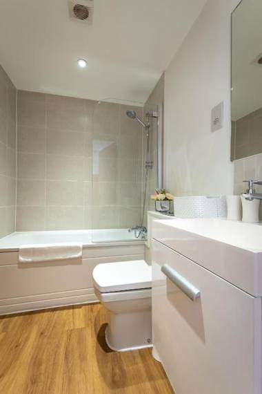 Blue HavenSilver Service Apartments Southampton Central Free Parking