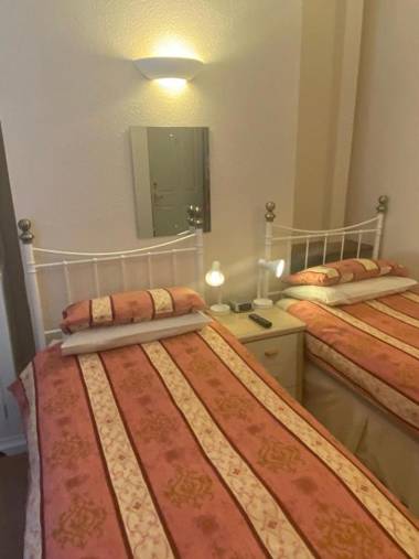 Landguard Lodge Guest House