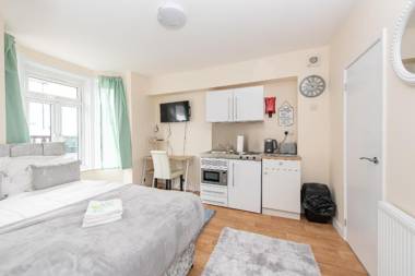 Modern Studio Apartments in Castle St 