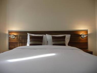 Langley Guest House by Metro -Perfect for Contractors & Big groups