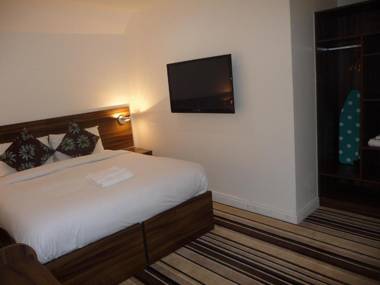 Langley Guest House by Metro -Perfect for Contractors & Big groups