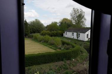 The Crown Lodge & Restaurant