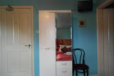 The Crown Lodge & Restaurant