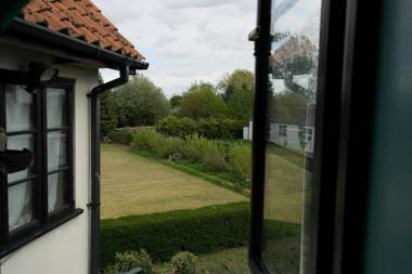 The Crown Lodge & Restaurant