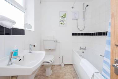 Borden Terrace by Kasar Stays