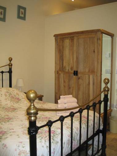 The Barn and Pinn Cottage