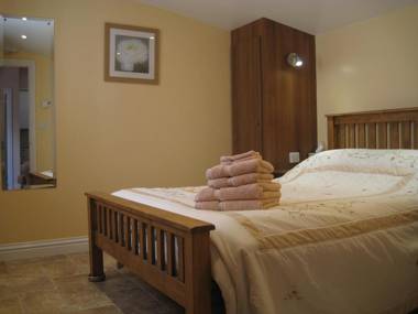 The Barn and Pinn Cottage