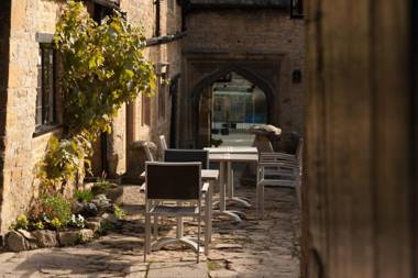 The Shaven Crown Hotel