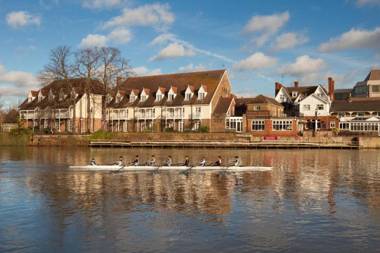 Mercure London Staines-upon-Thames Hotel