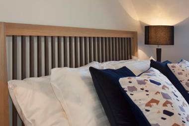 Heathrow South Apartments by Charles Hope