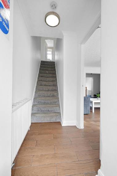 Heathrow Living St Annes Service House 5 bedrooms