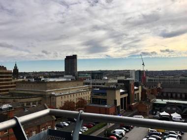 Igloo Viewpoint City Centre Retreat  Free Parking