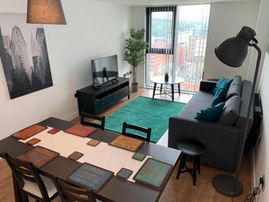 Sleeps up to 6 single beds available with perfect city centre location for work or leisure Amazing city views!