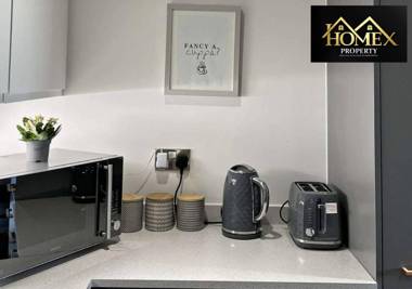 Great Central Luxury Two Bedroom Apartment by Homex Property Serviced Accommodation Sheffield