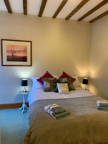 The Carriage House. Sleeps 18+. York.