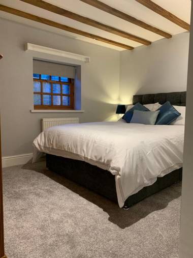 The Carriage House. Sleeps 18+. York.